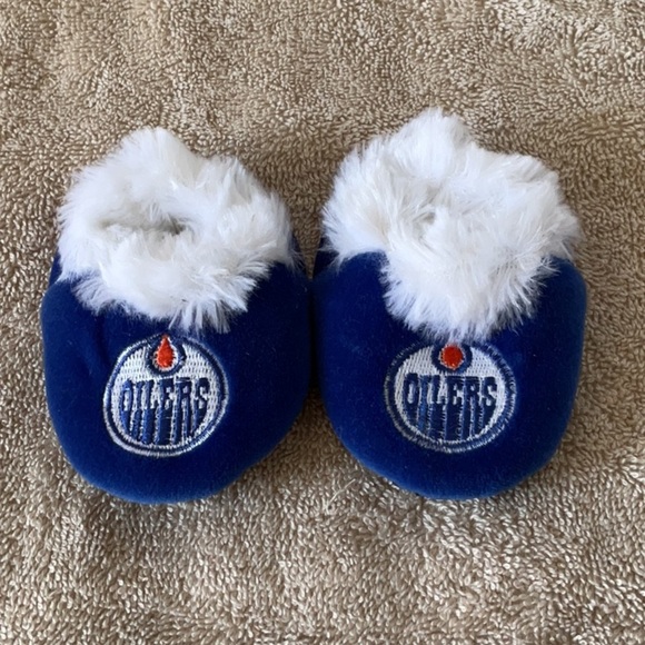 NHL Blue and White infant Edmonton oilers booties - Picture 1 of 6